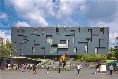 ⑥廣東省博物館 主體的設(shè)計(jì)外觀呈方正的玲瓏盒形，分為歷史館、自然館、藝術(shù)館和臨展館四大部分。