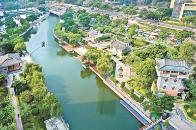 獵德涌親水公園古樸大氣，是一張具有都市特色的新名片。