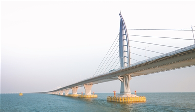 2021年粵港澳大灣區經濟總量約12.6萬億元