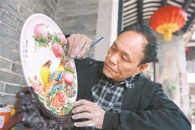 以手中灰白 塑屋脊繽紛4.jpg