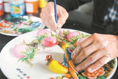 以手中灰白 塑屋脊繽紛6.jpg