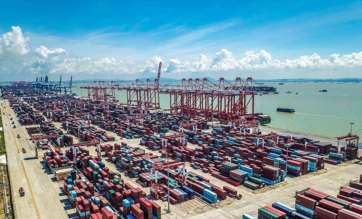 廣州南沙出口國產工程機械車數量不斷提升