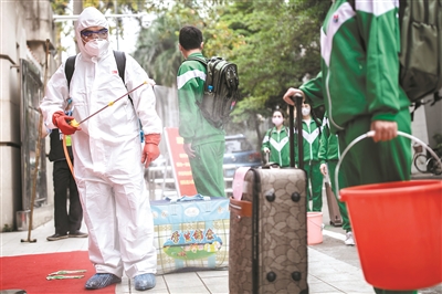 14日,越秀區二沙島育才學校為復課舉行應急演練活動。 14日,越秀區二沙島育才學校為復課舉行應急演練活動。