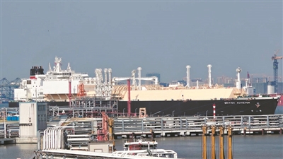 廣州港首靠17.5萬立方米LNG船舶